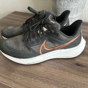 Nike air zoom sneakers